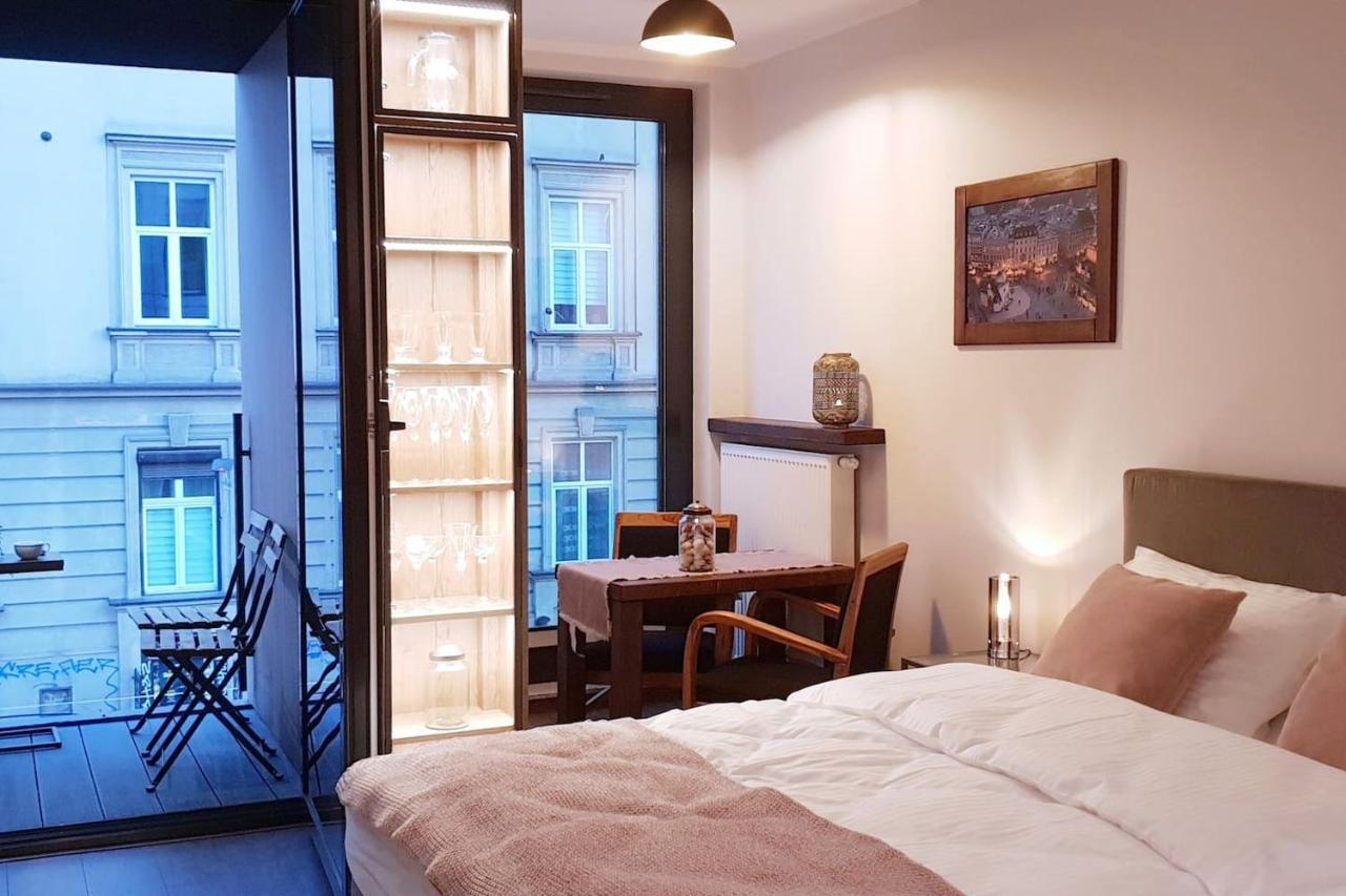 Boutique 108 - Old City, Luxury Apt. With A Garage Krasków Exterior foto