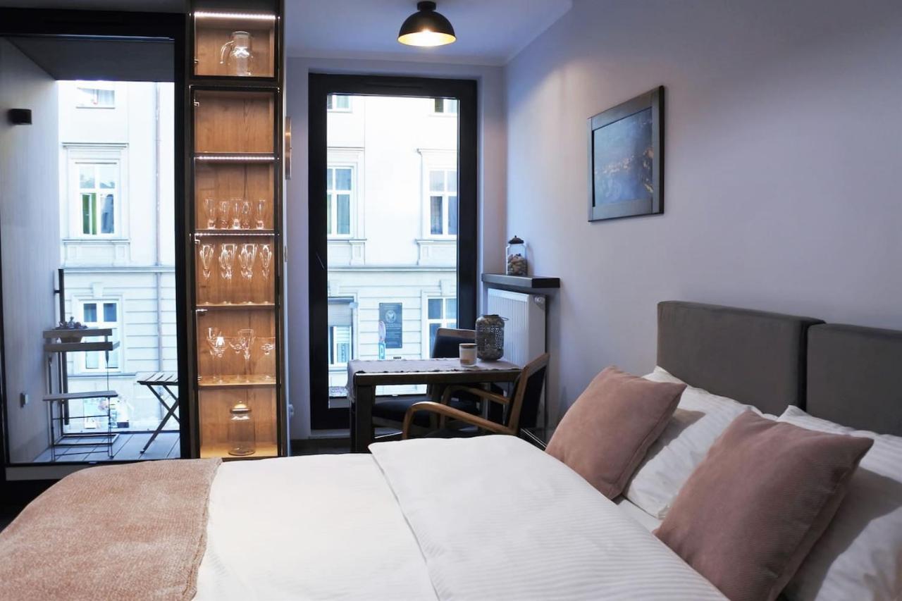 Boutique 108 - Old City, Luxury Apt. With A Garage Krasków Exterior foto