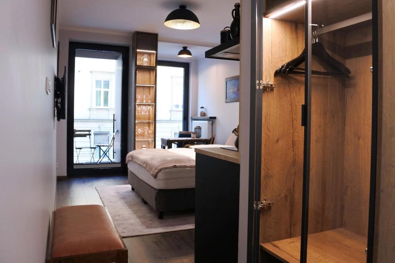 Boutique 108 - Old City, Luxury Apt. With A Garage Krasków Exterior foto